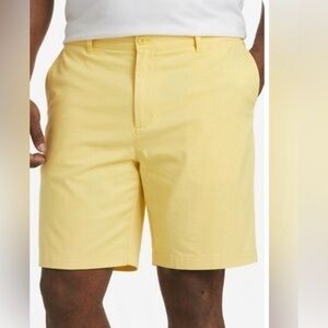 Men’s Classic Fit Flat Front 9” Inseam Chino Shorts, Yellow, Size 40, NWT